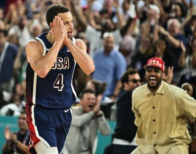 库里致命四连击引爆社媒 整个世界再次为其惊叹